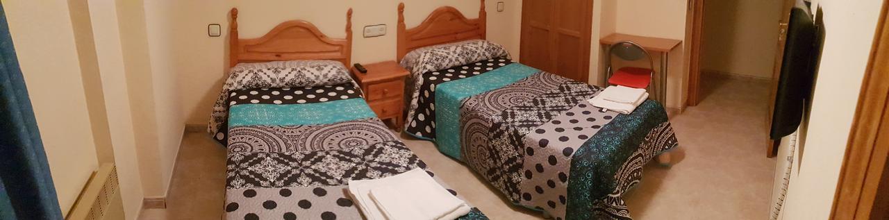 Hostal El Busto Теруел Екстериор снимка