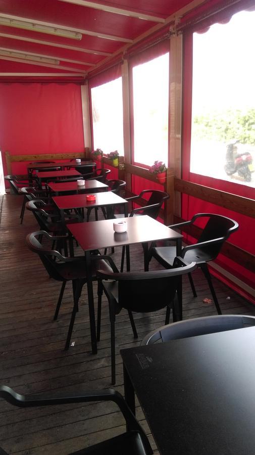 Hostal El Busto Теруел Екстериор снимка